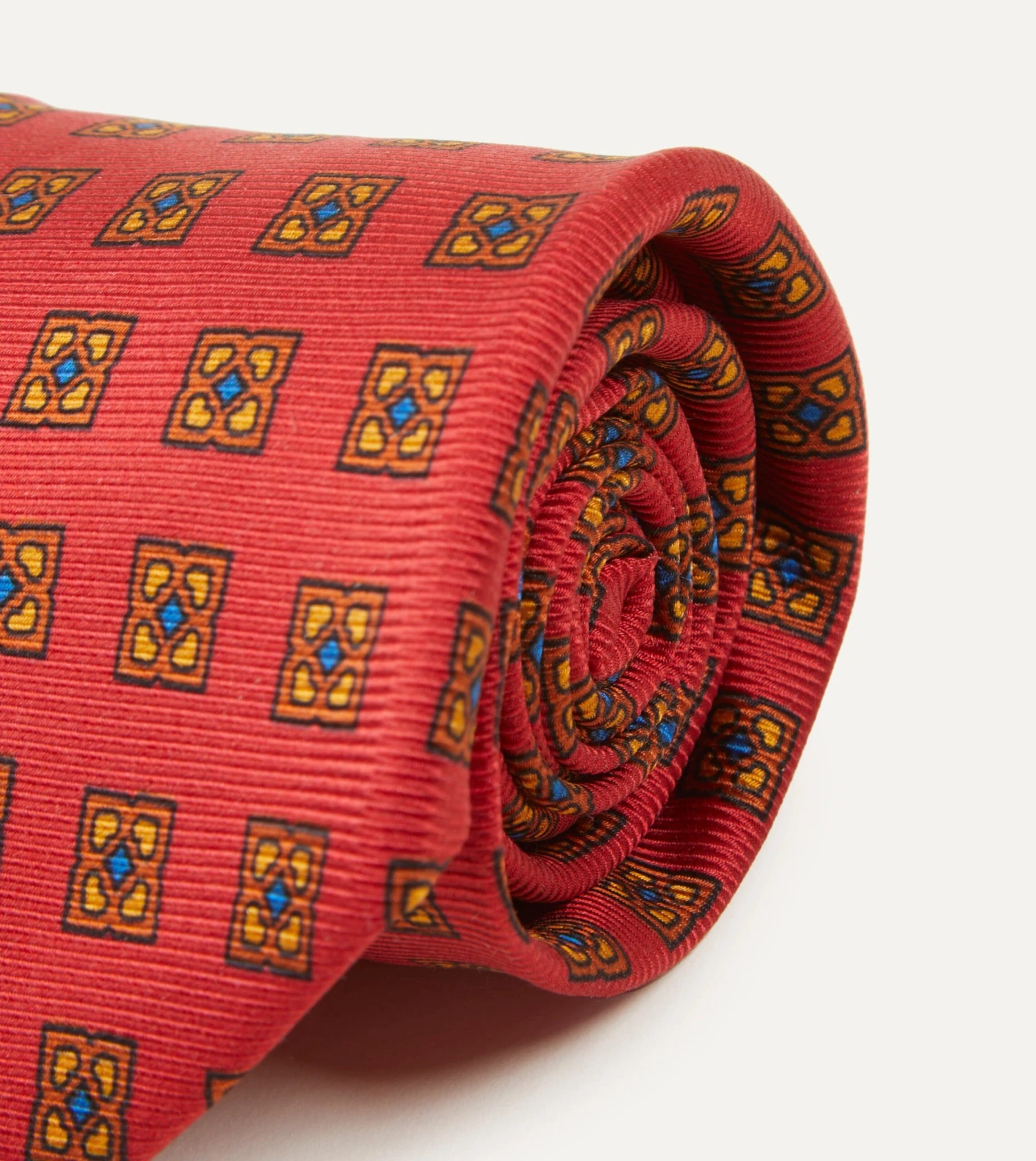Red And Green Diamond Medallion Print Madder Twill Silk Tie 5 Red And Green Diamond Medallion Print Madder Twill Silk Tie - Image 3