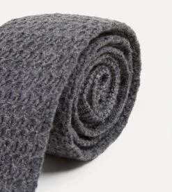 Grey Knitted Cashmere Wool Solid Colour Tie -Drakes Shop DR1AAK20914 03600 3 531e846b 6dd6 40bc 8b8b 3591c3b0bbfd